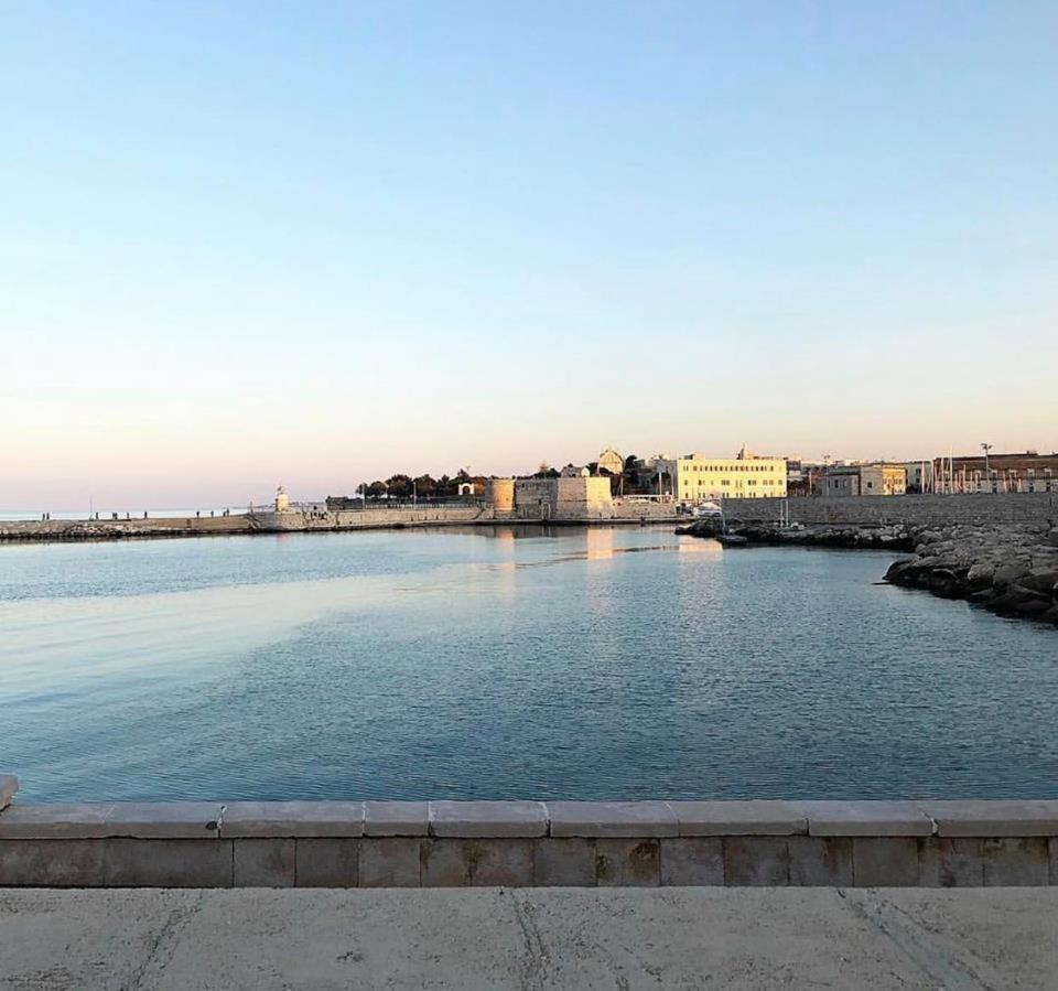 B&B Millevoglie Trani Bagian luar foto